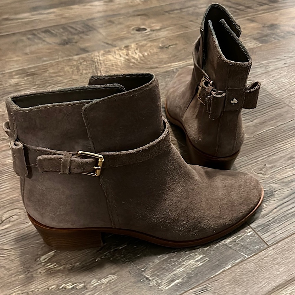 Kate Spade Tan Suede Boots with Bows on Back Size 7.5